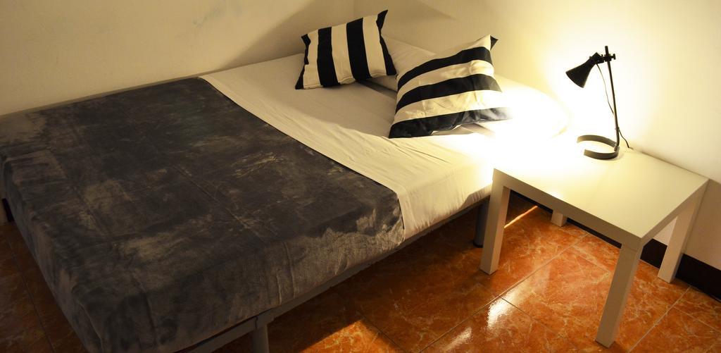 Mybedbcn Albergue Barcelona Habitación foto